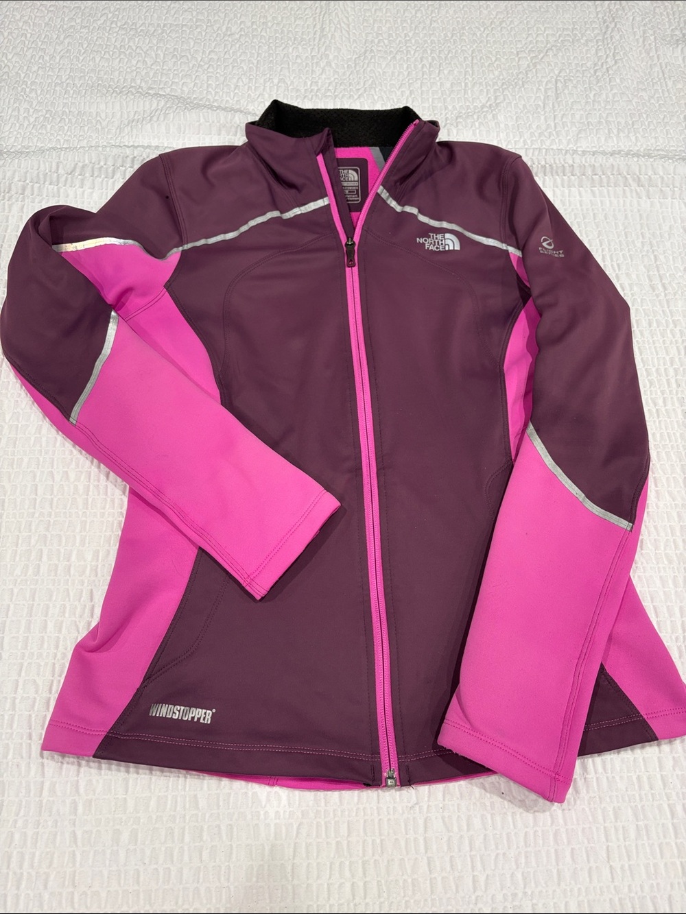 The North Face Isotherm Flight Series Softshell Jacket
Ladies Size M